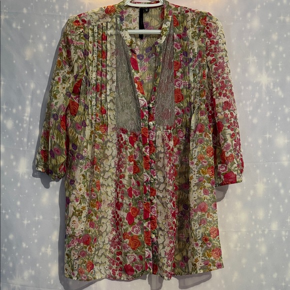 Bellatrix Tops - Floral Button-Front Women’s Top with Lace Panel - Pink & Green